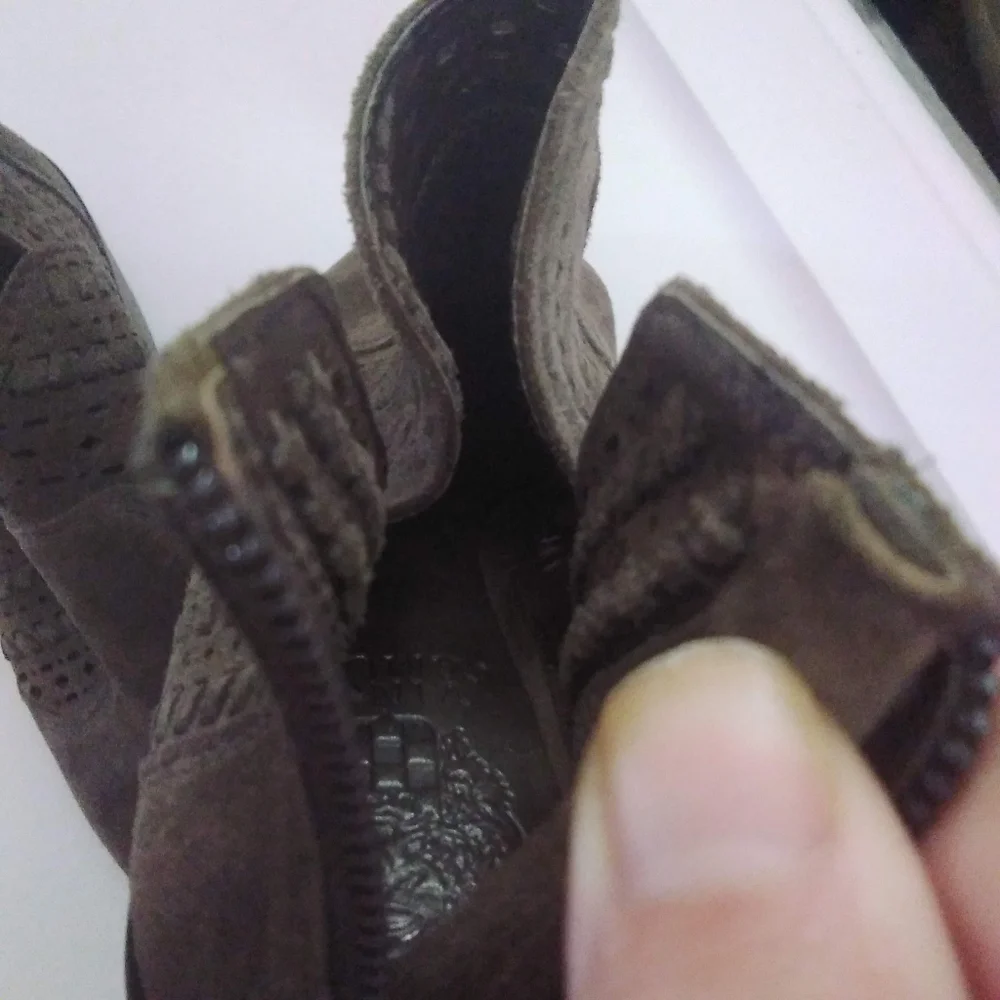 Vince Camuto Prasata Ankle Boots - Picture 7 of 13